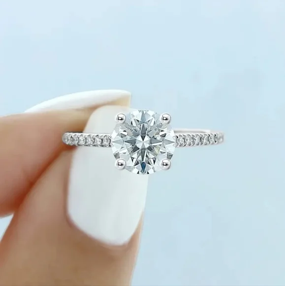 GRA Certified 2 Carat Moissanite Ring 18k/925 Ring Size 7. Watch Video! - Picture 8 of 16